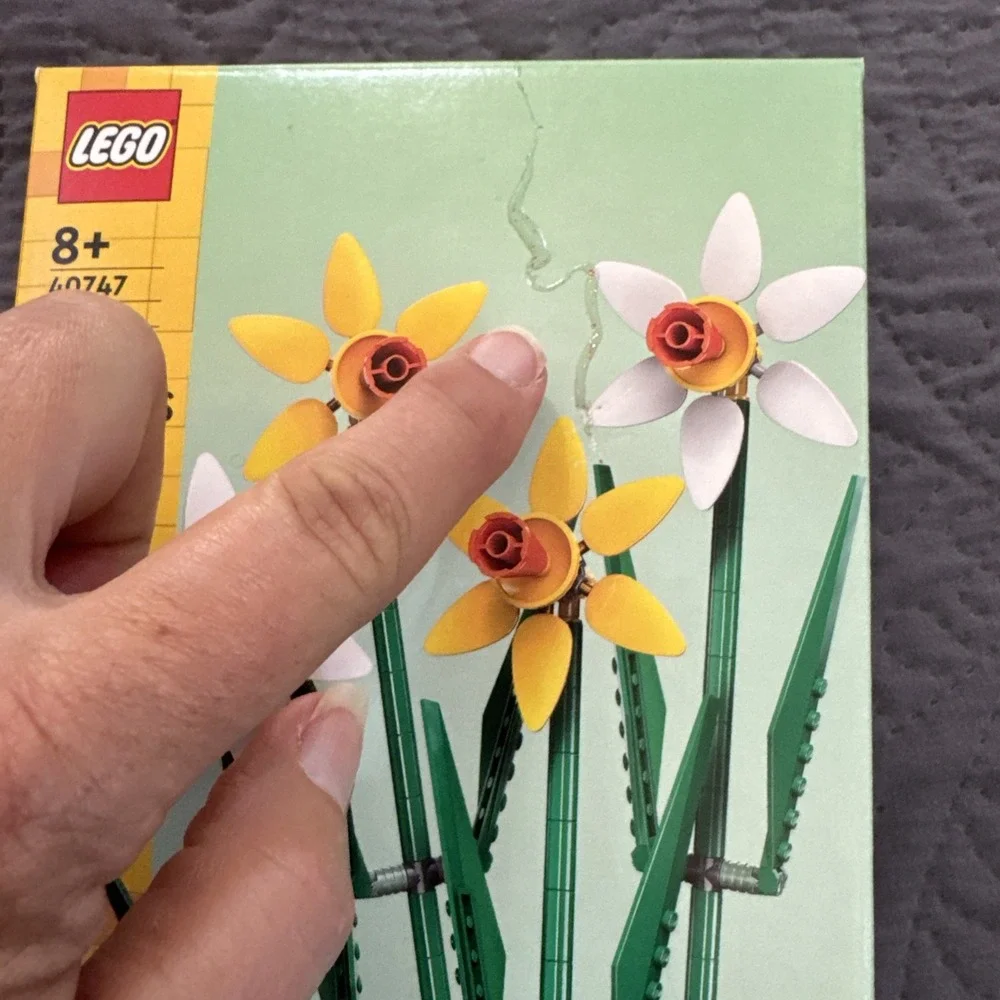 Lego botanicals daffodils